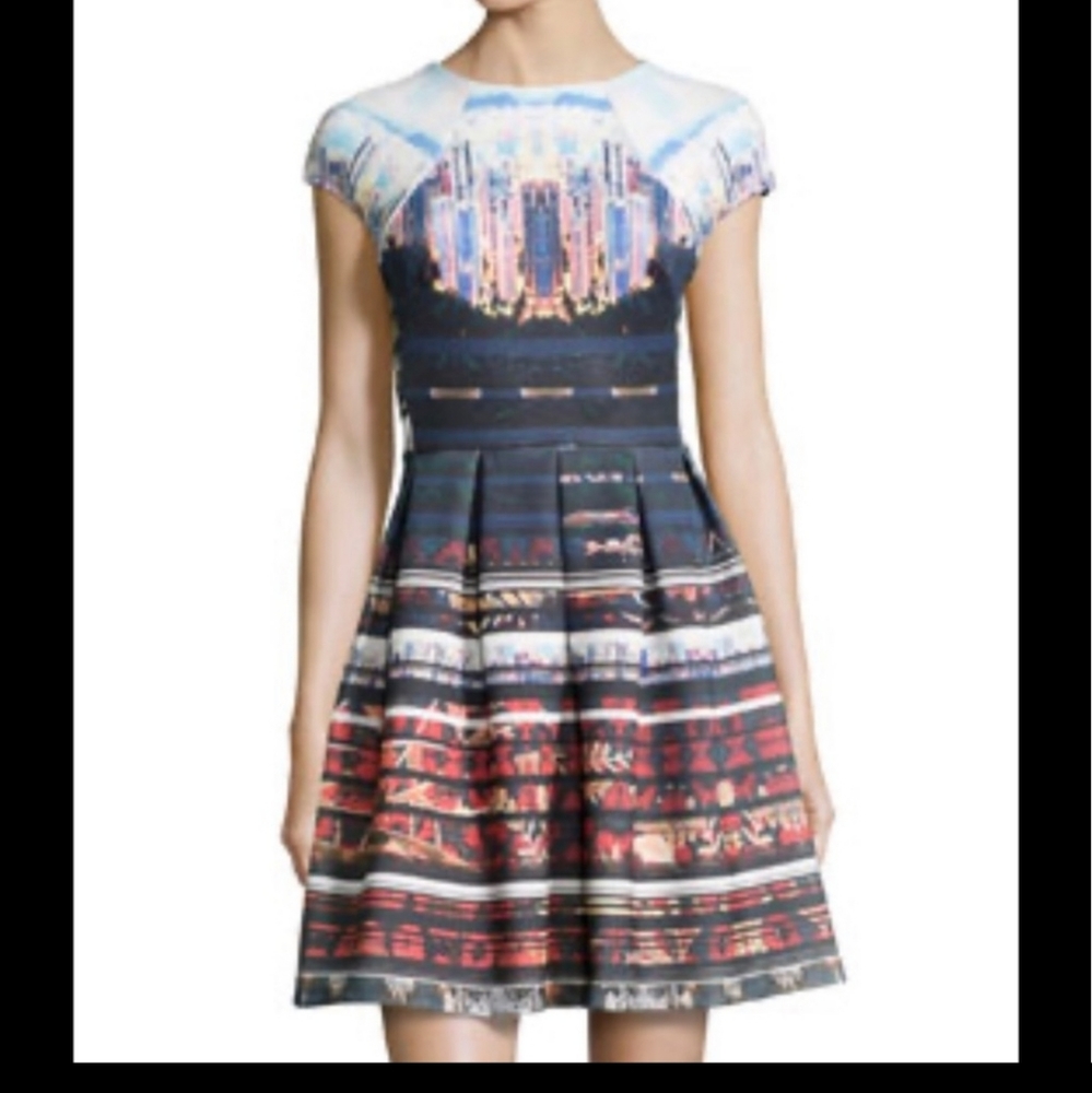 Romeo & Juliet Couture City Print Scuba Dress M